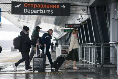200 пассажиров из Киргизии прибыли в Москву и вышли в город без прохождения паспортного контроля